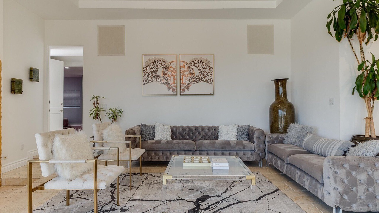 Photo of Livingroom in Beverly Hills