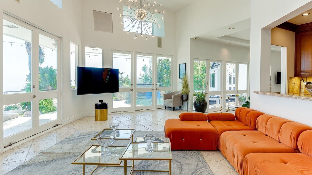 Photo of Livingroom in Beverly Hills