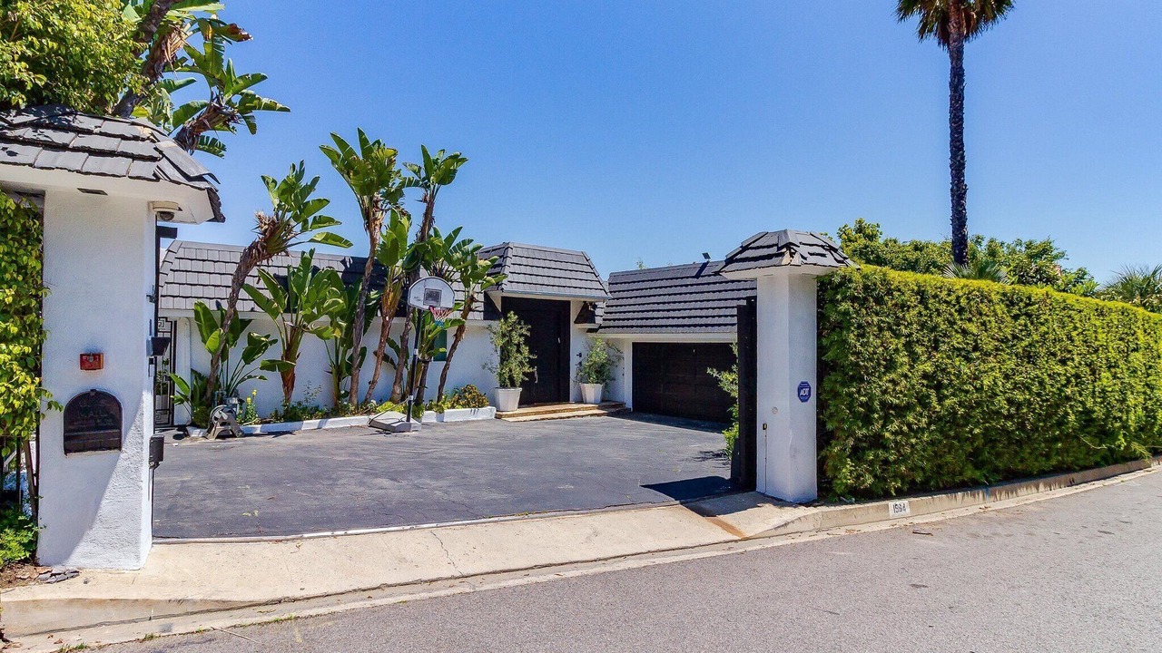 Photo of Outdoor in Beverly Hills