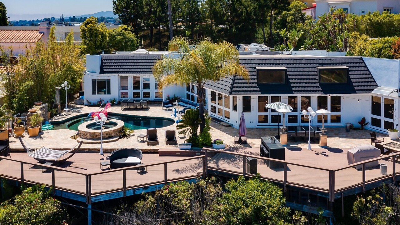 Photo of Outdoor in Beverly Hills