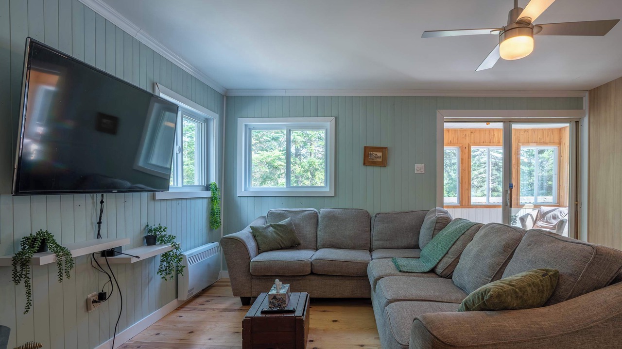Photo of Livingroom in Chertsey
