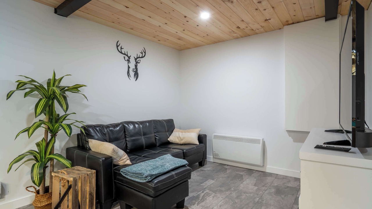Photo of Livingroom in Chertsey