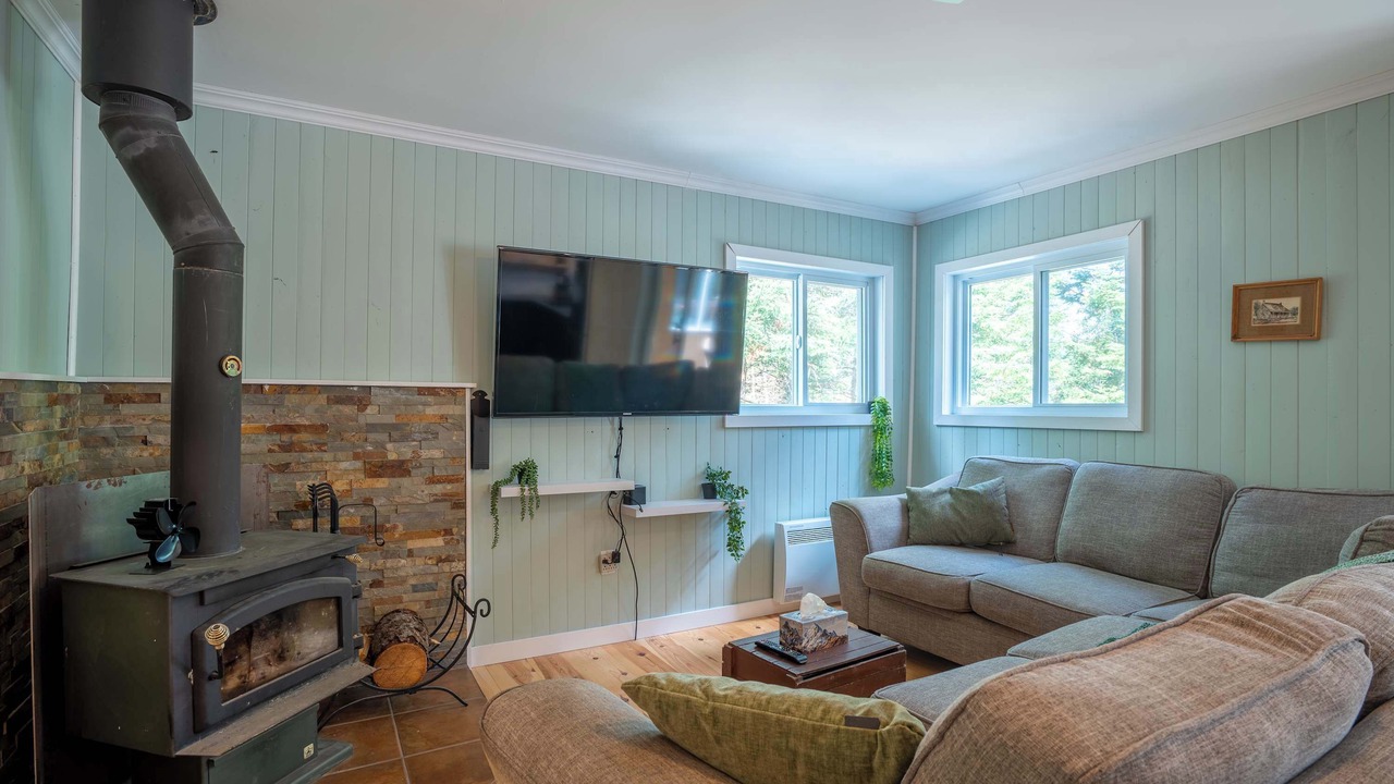 Photo of Livingroom in Chertsey