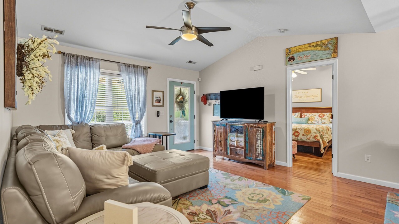 Photo of Livingroom in Tranquil Harbour