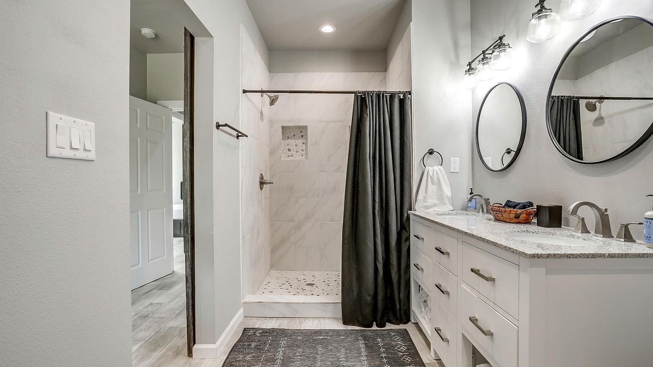 Photo of Bathroom in Lake Bridgeport