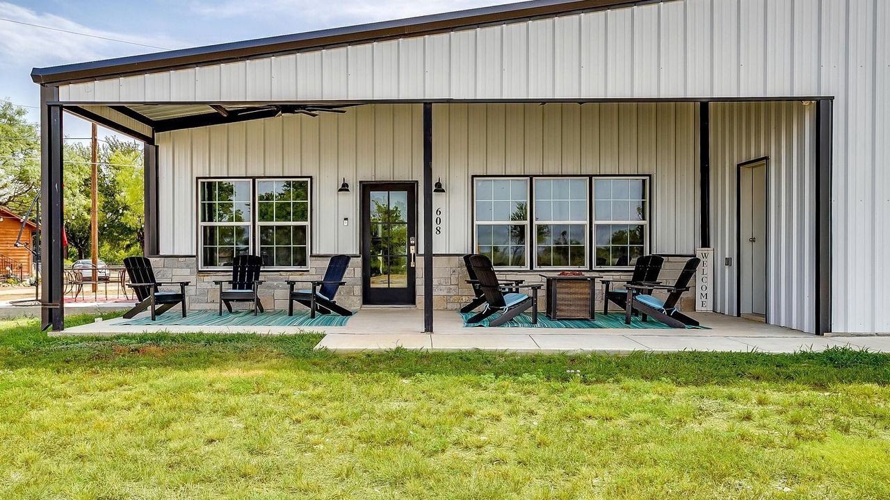 Photo of Patio Balcony in Lake Bridgeport