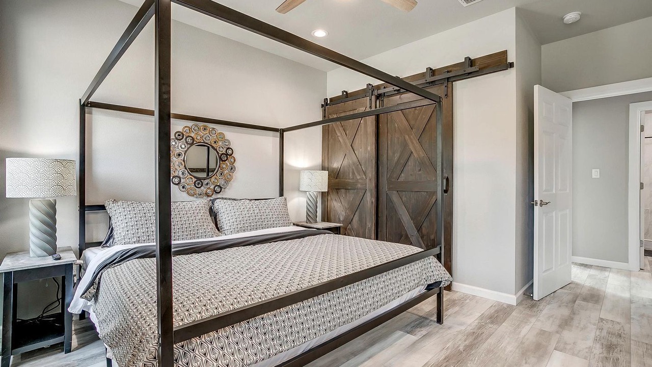 Photo of Bedroom in Lake Bridgeport