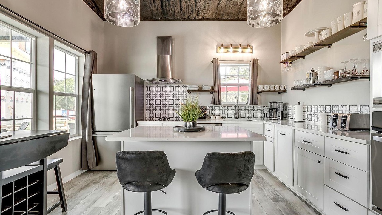 Photo of Kitchen in Lake Bridgeport