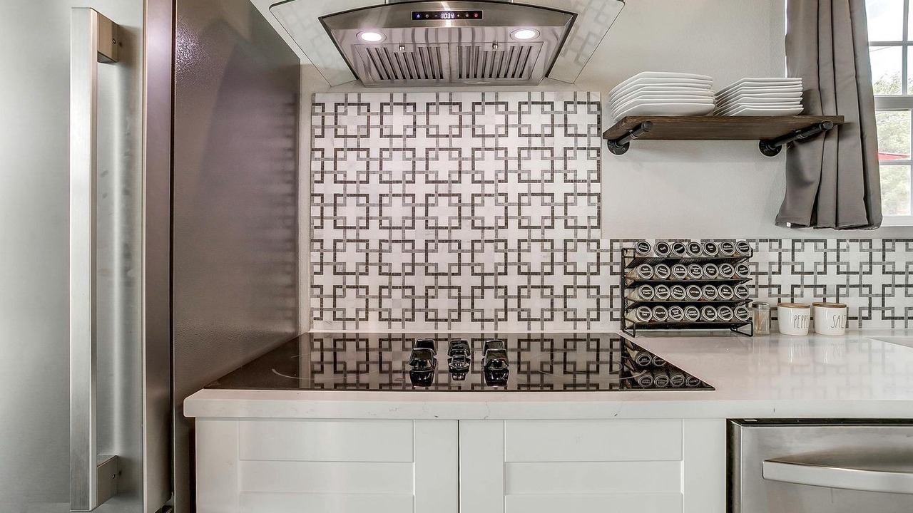 Photo of Kitchen in Lake Bridgeport