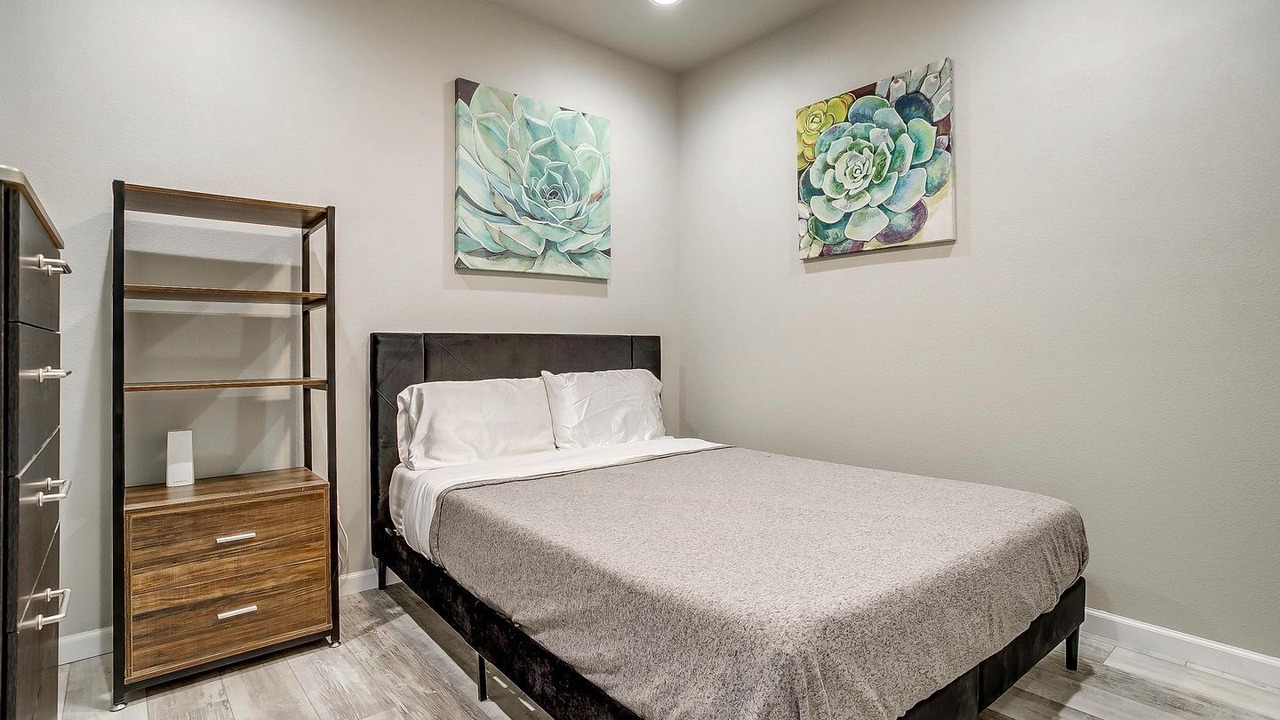 Photo of Bedroom in Lake Bridgeport