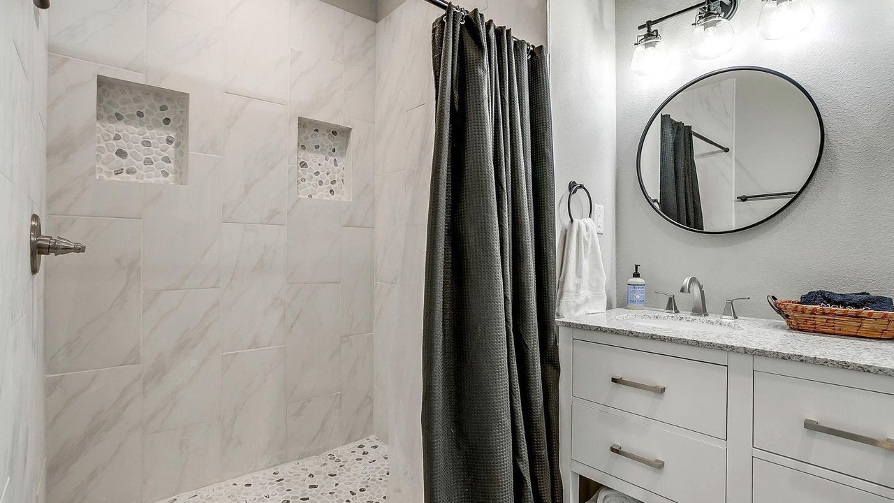 Photo of Bathroom in Lake Bridgeport