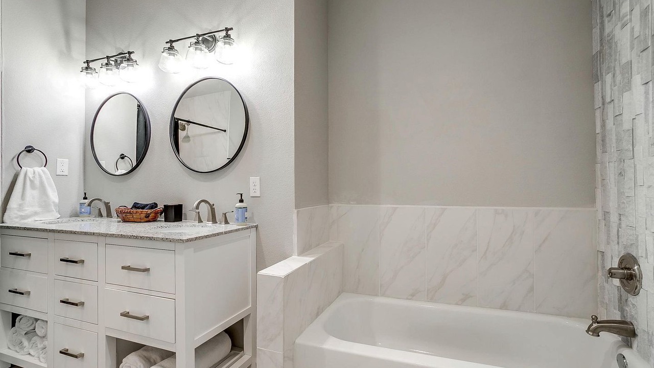 Photo of Bathroom in Lake Bridgeport