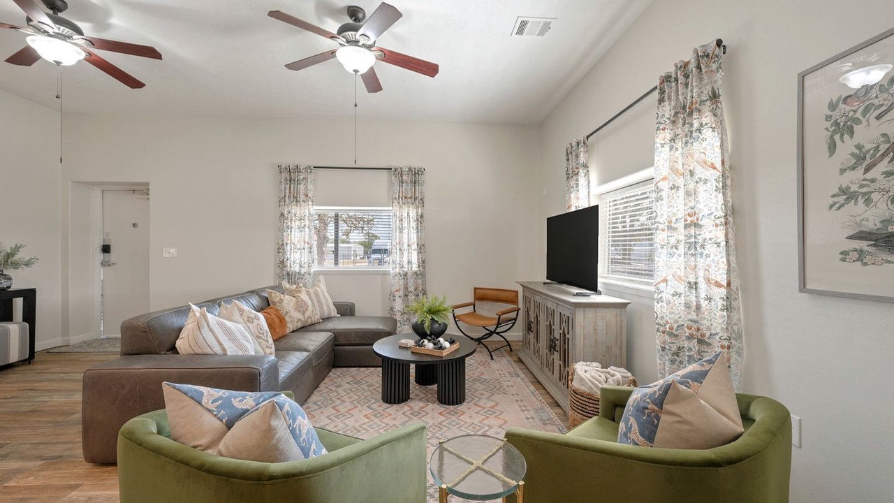 Photo of Livingroom in College Station