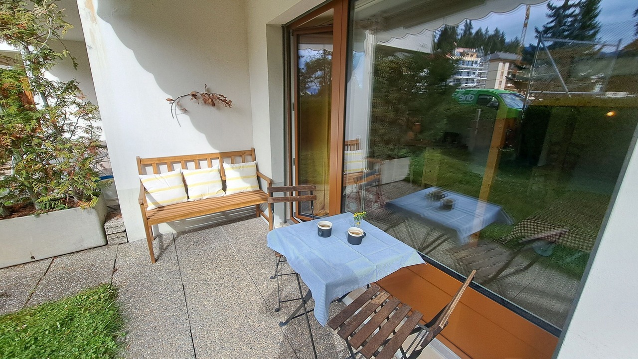 Photo of Outdoor in Noes