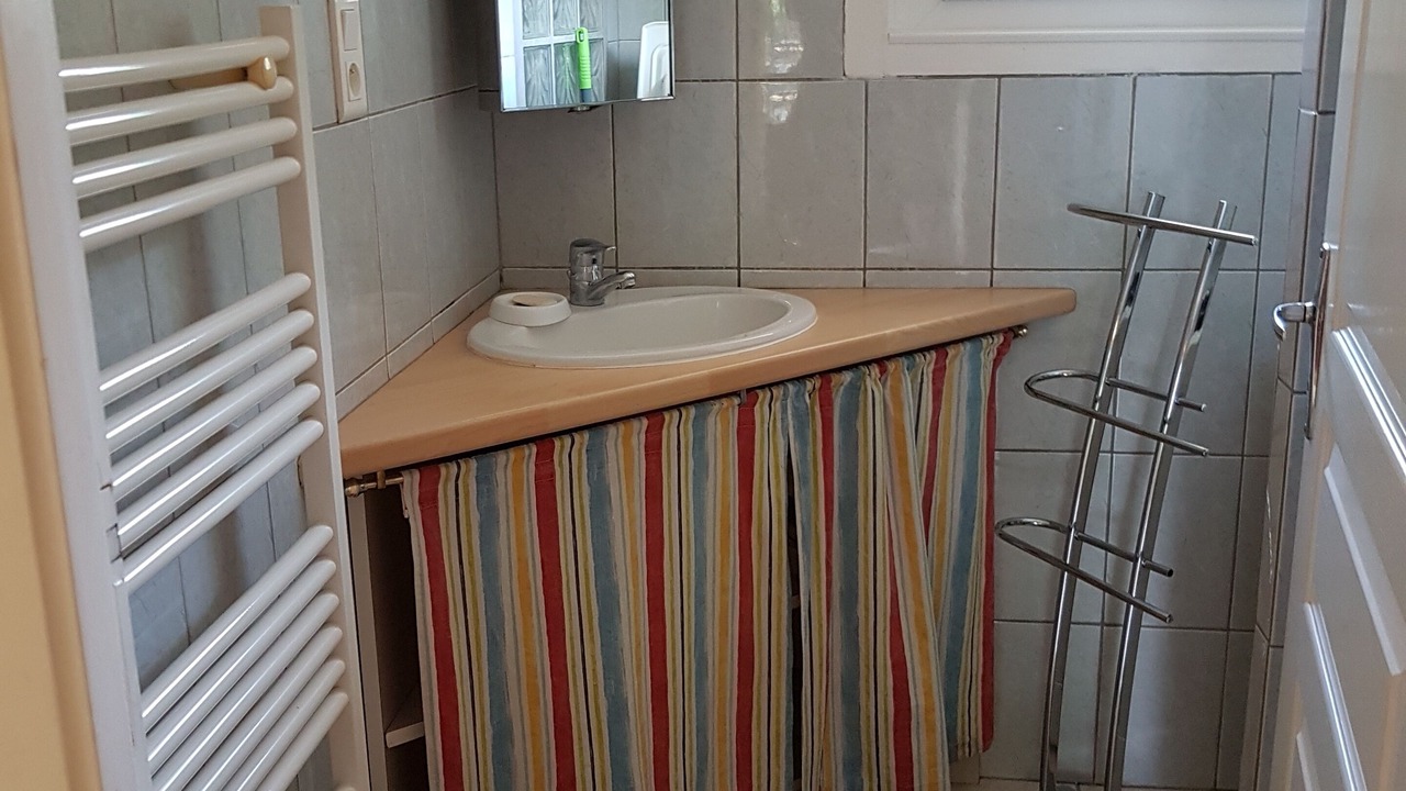 Photo of Bathroom in Baneuil