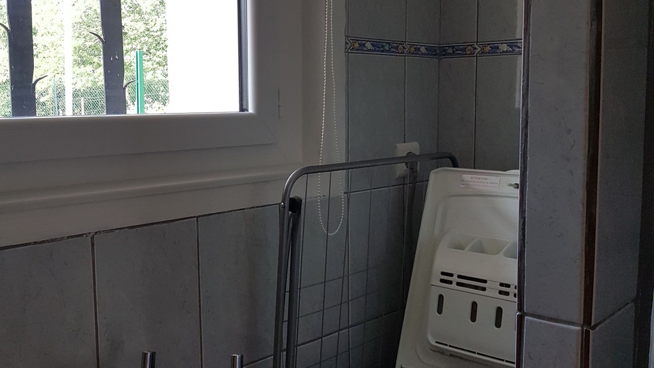 Photo of Bathroom in Baneuil