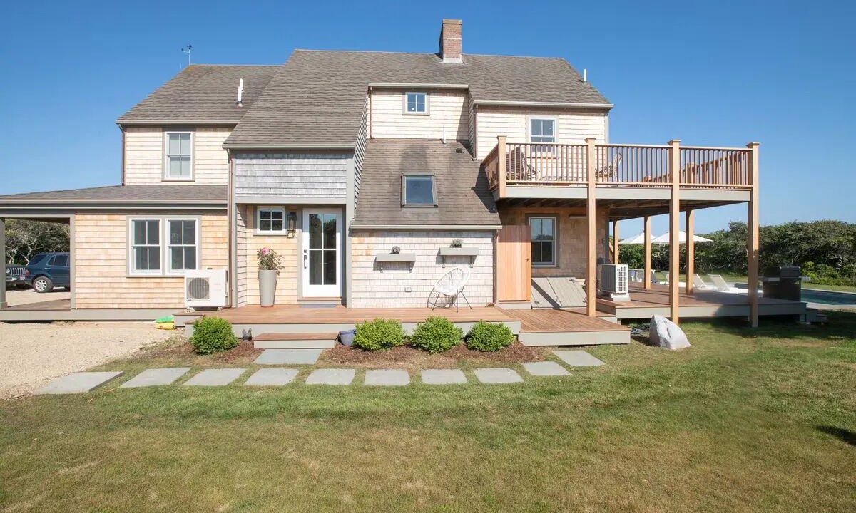 Photo of Outdoor in Tom Nevers