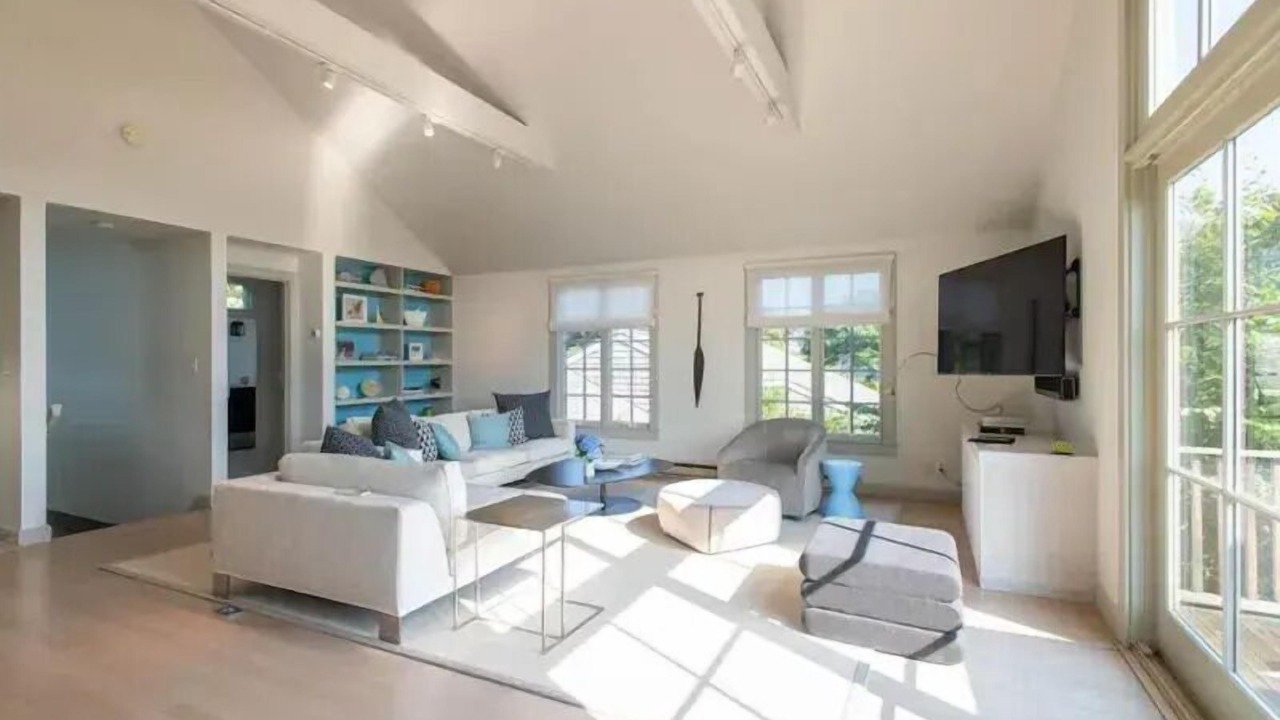 Photo of Livingroom in Surfside