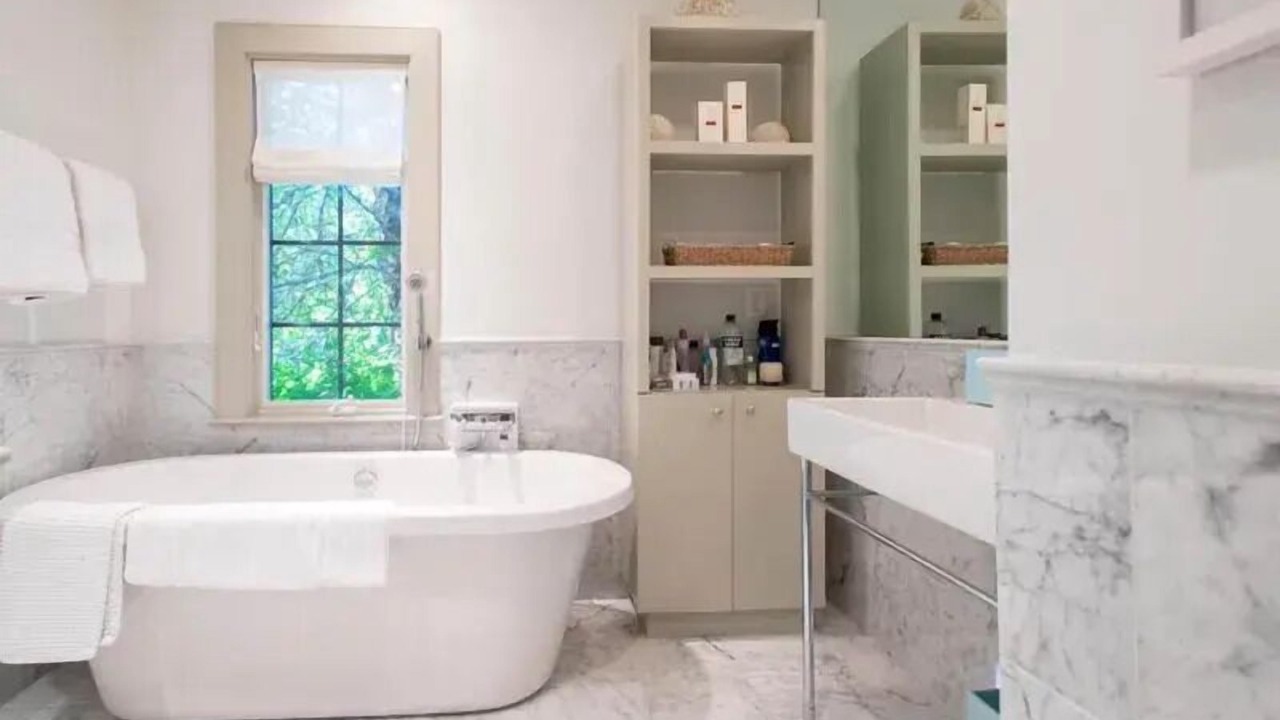 Photo of Bathroom in Surfside