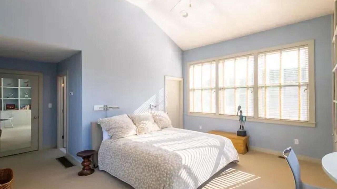 Photo of Bedroom in Surfside