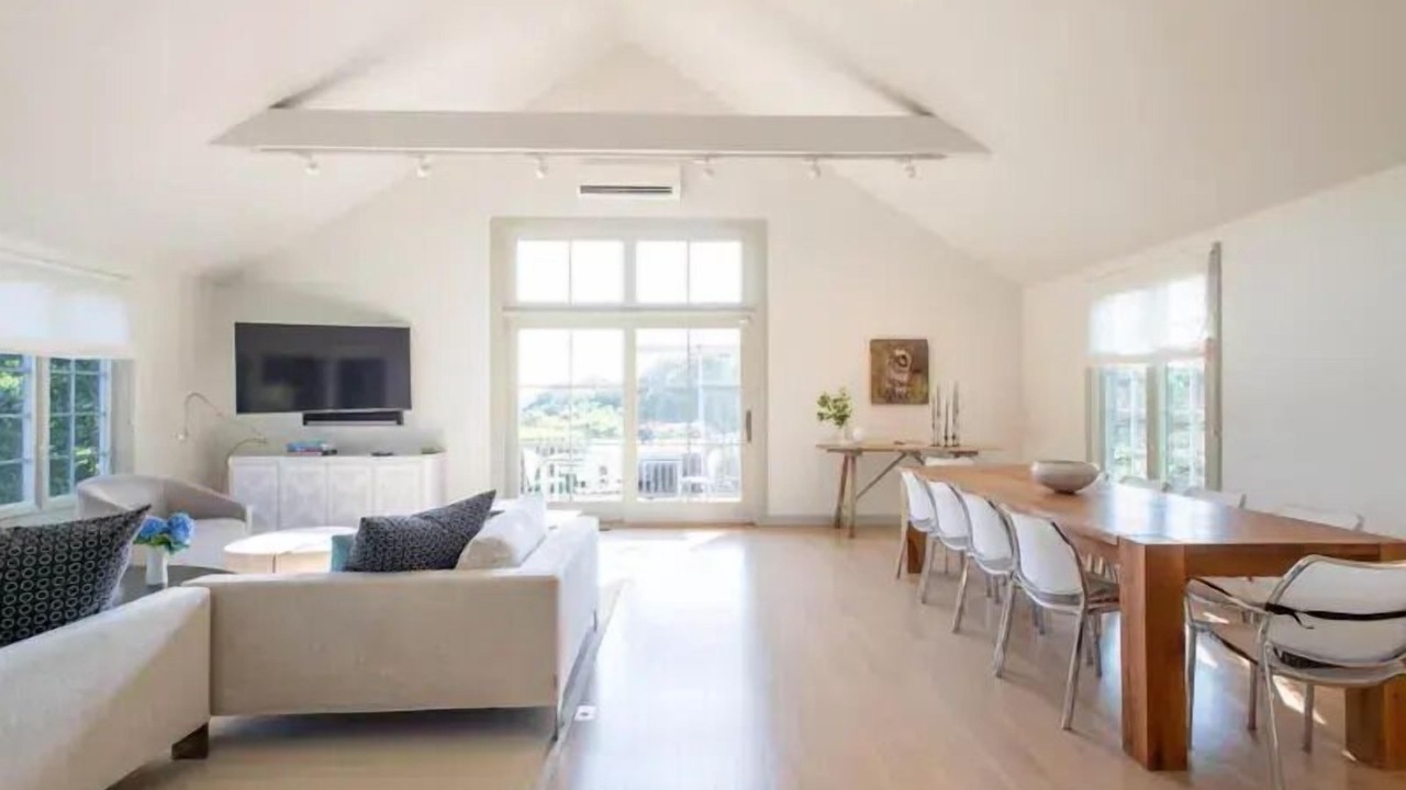 Photo of Livingroom in Surfside