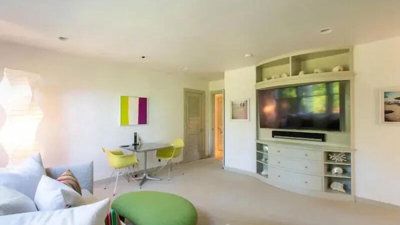 Photo of Livingroom in Surfside