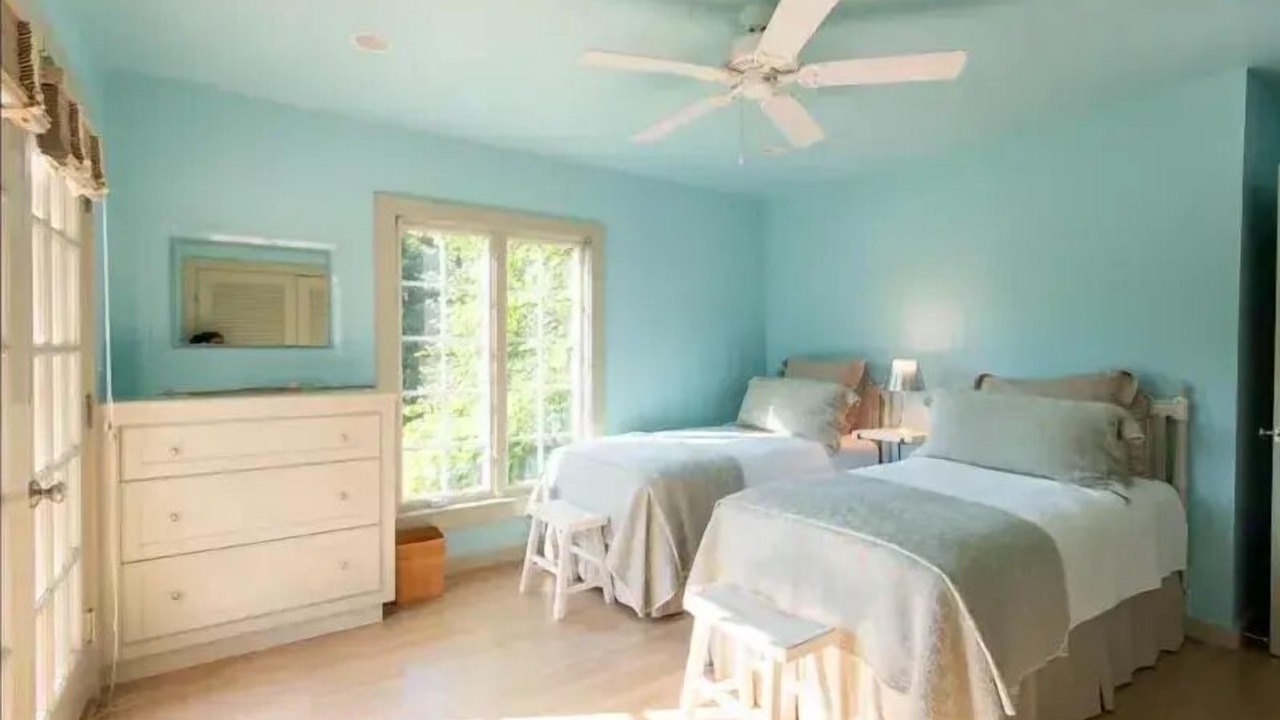 Photo of Bedroom in Surfside
