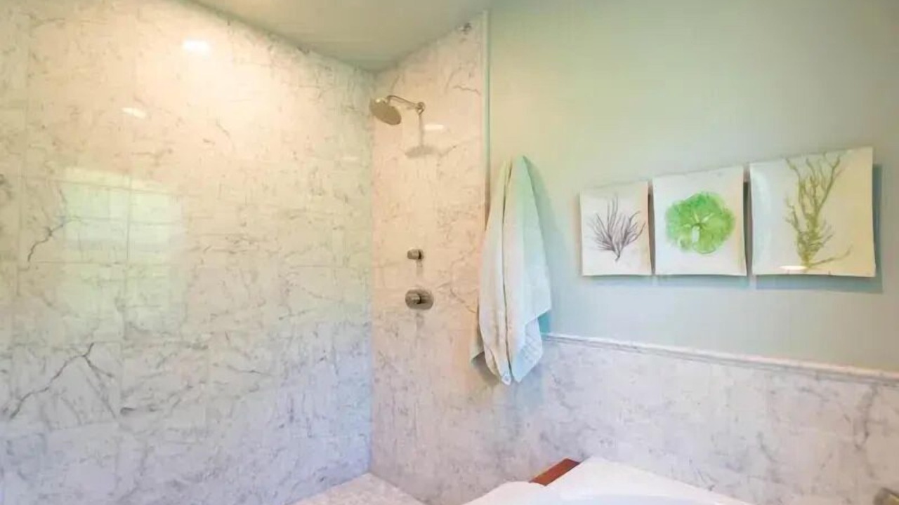 Photo of Bathroom in Surfside