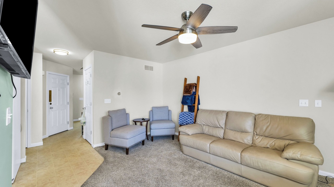 Photo of Livingroom in Champaign
