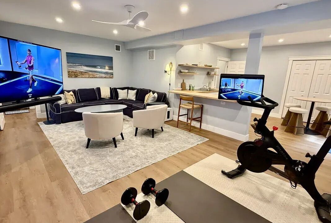 Photo of Others in Surfside