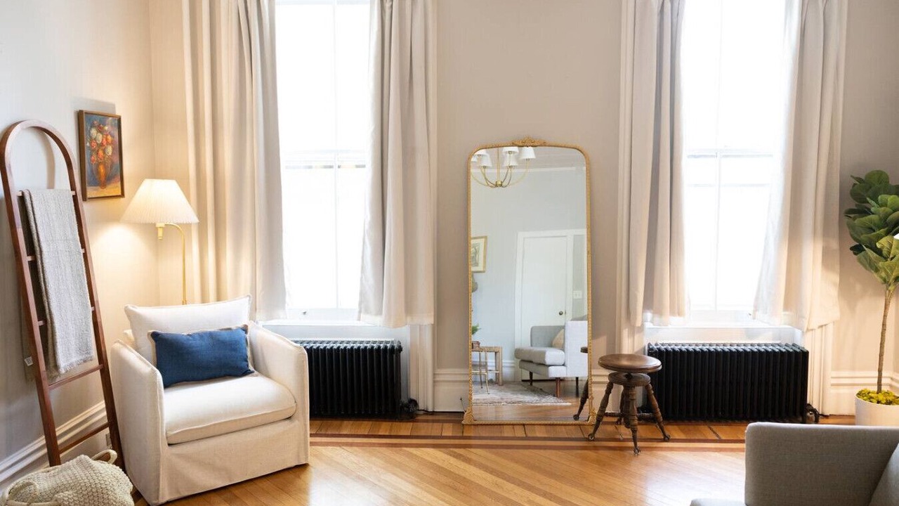 Photo of Livingroom in Newtonville