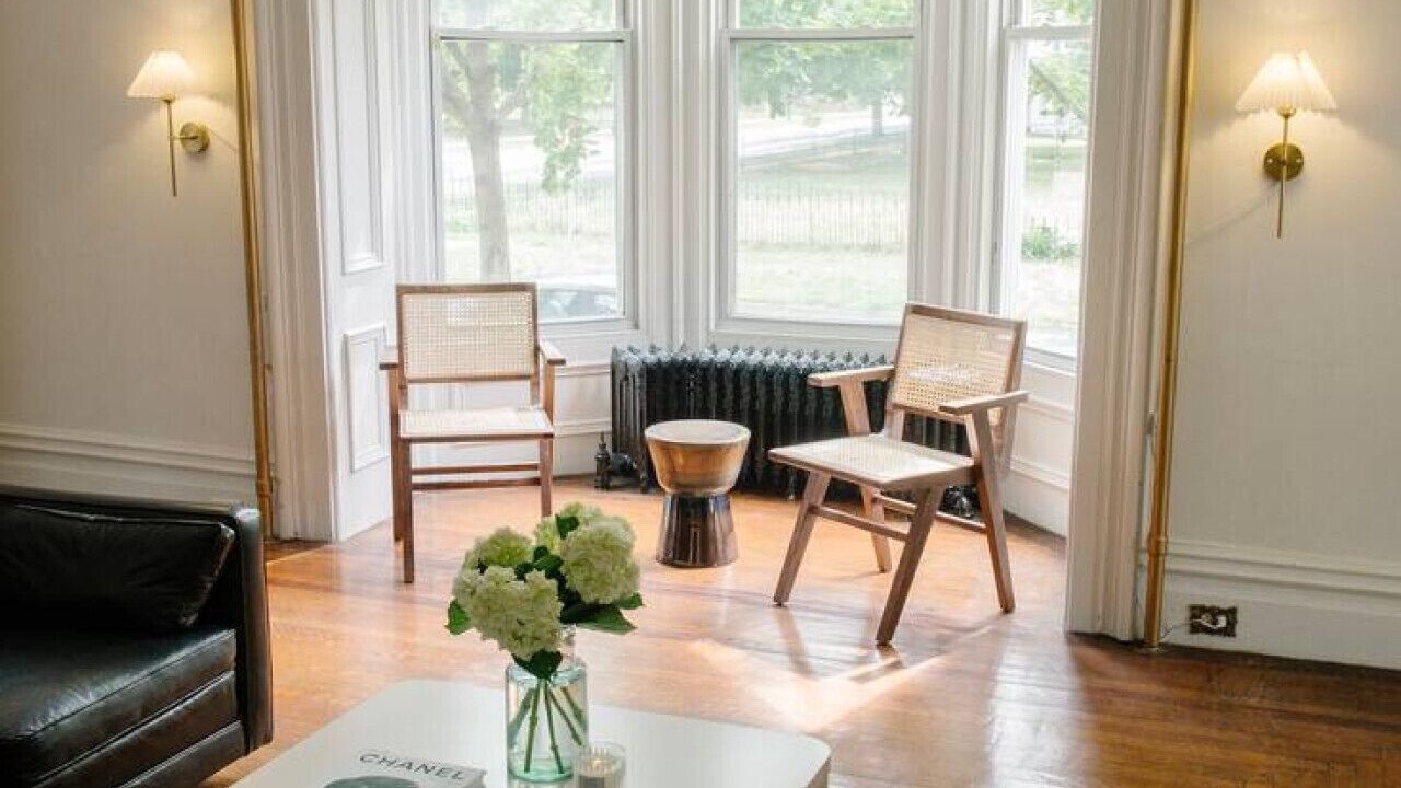 Photo of Livingroom in Newtonville