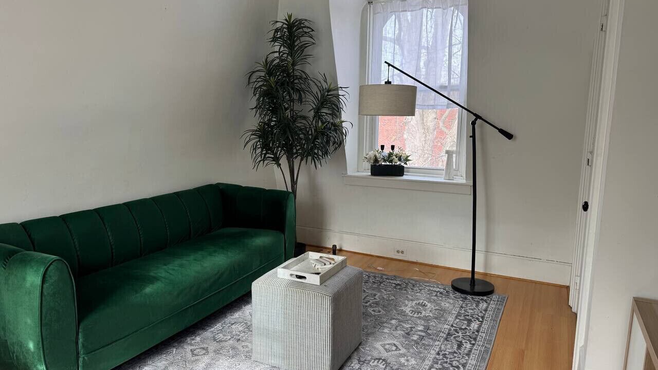 Photo of Livingroom in Newtonville