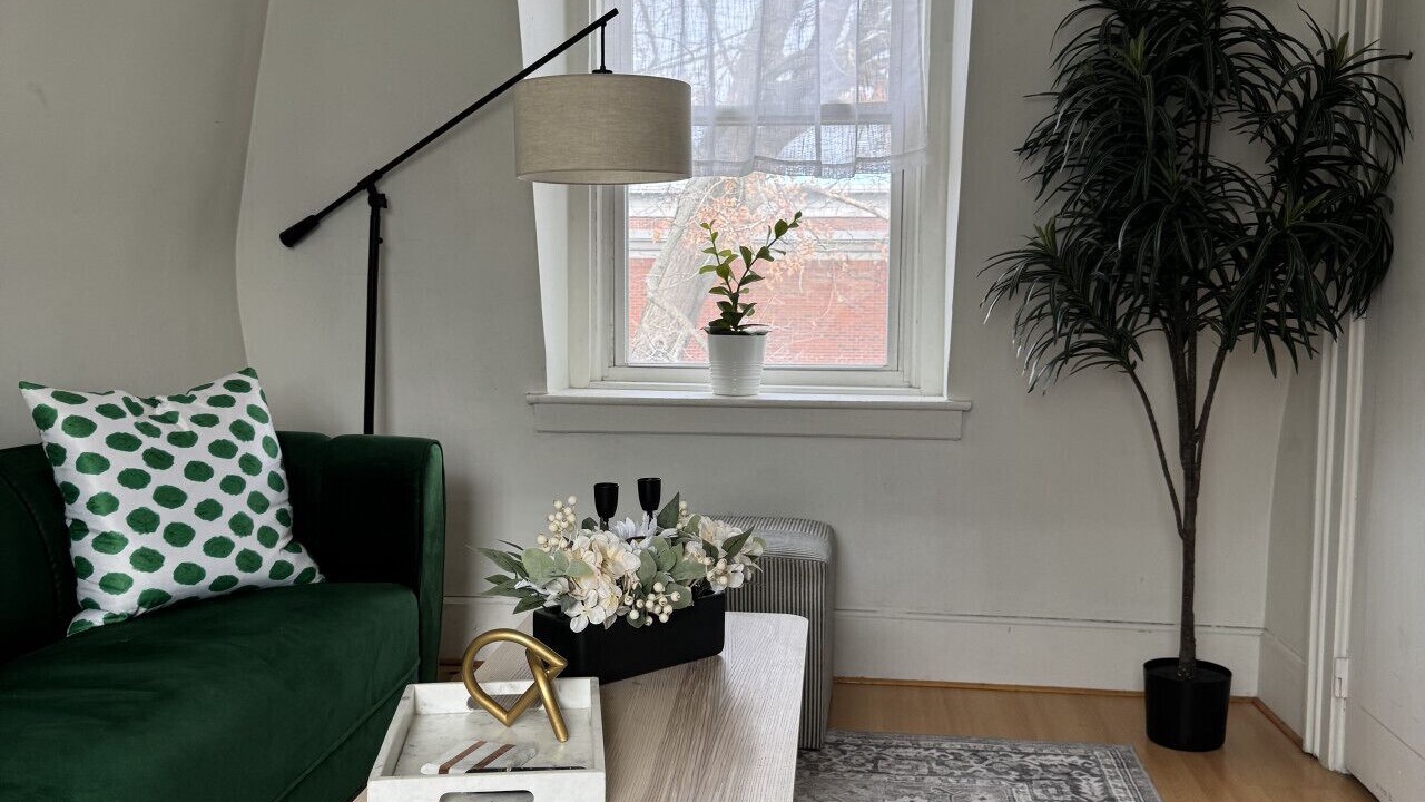 Photo of Livingroom in Newtonville