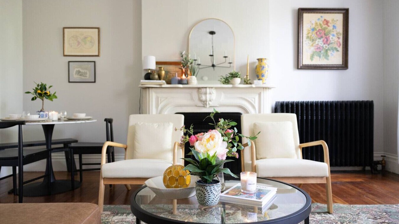 Photo of Livingroom in Newtonville