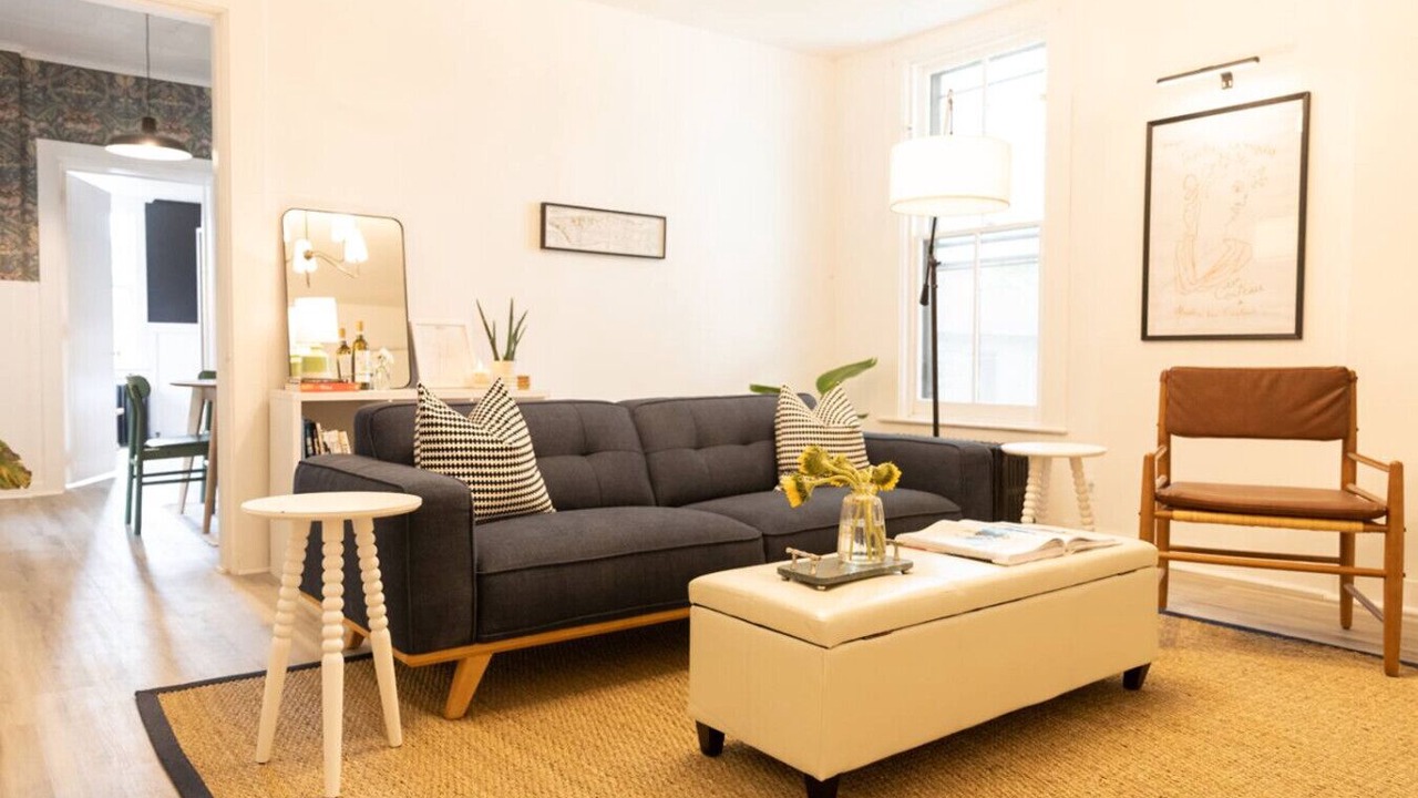 Photo of Livingroom in Newtonville