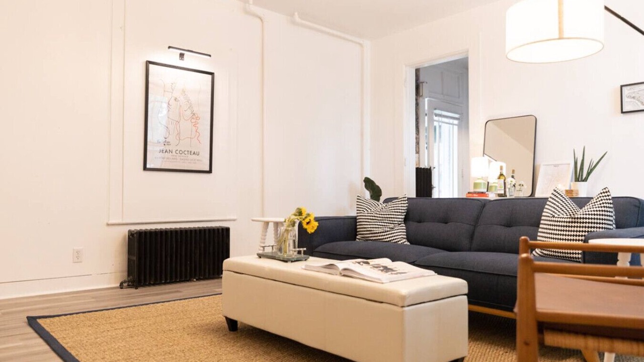 Photo of Livingroom in Newtonville