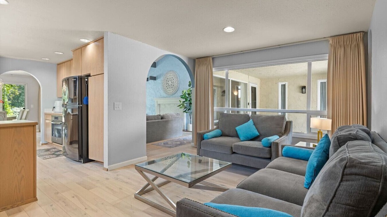 Photo of Livingroom in Auburn