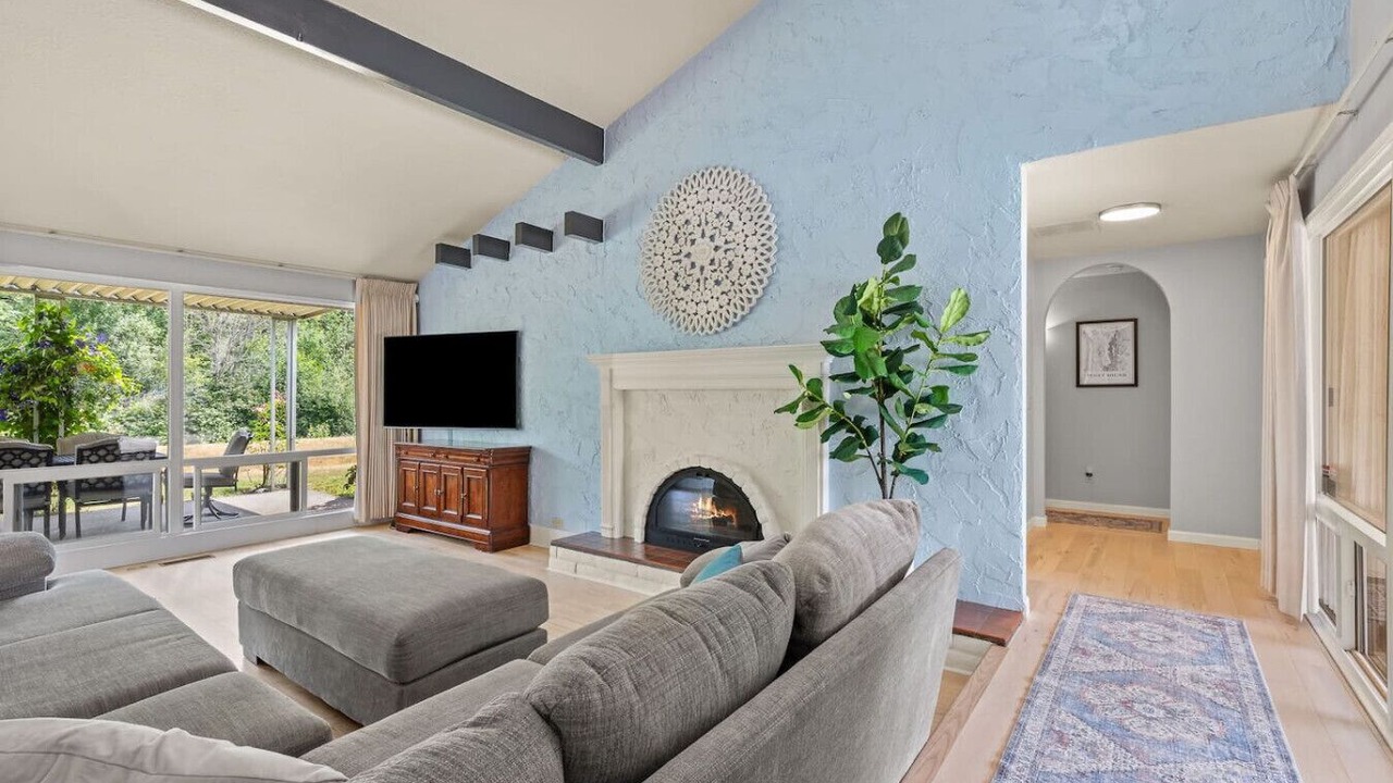 Photo of Livingroom in Auburn