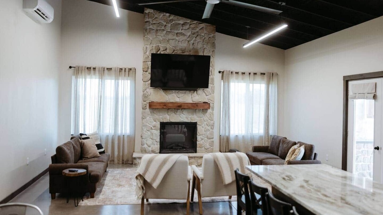 Photo of Livingroom in Rogersville