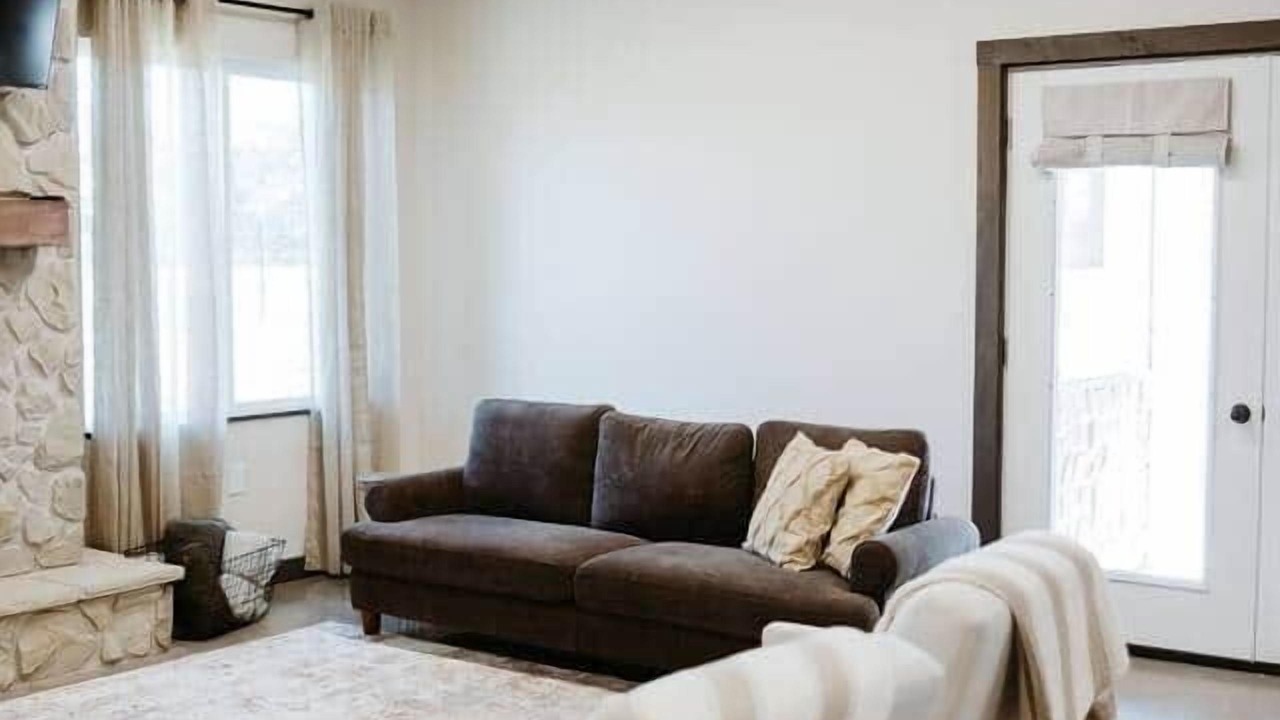Photo of Livingroom in Rogersville
