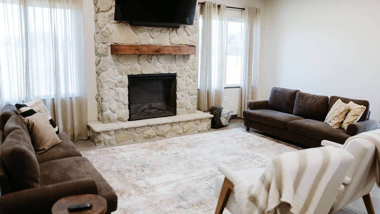Photo of Livingroom in Rogersville