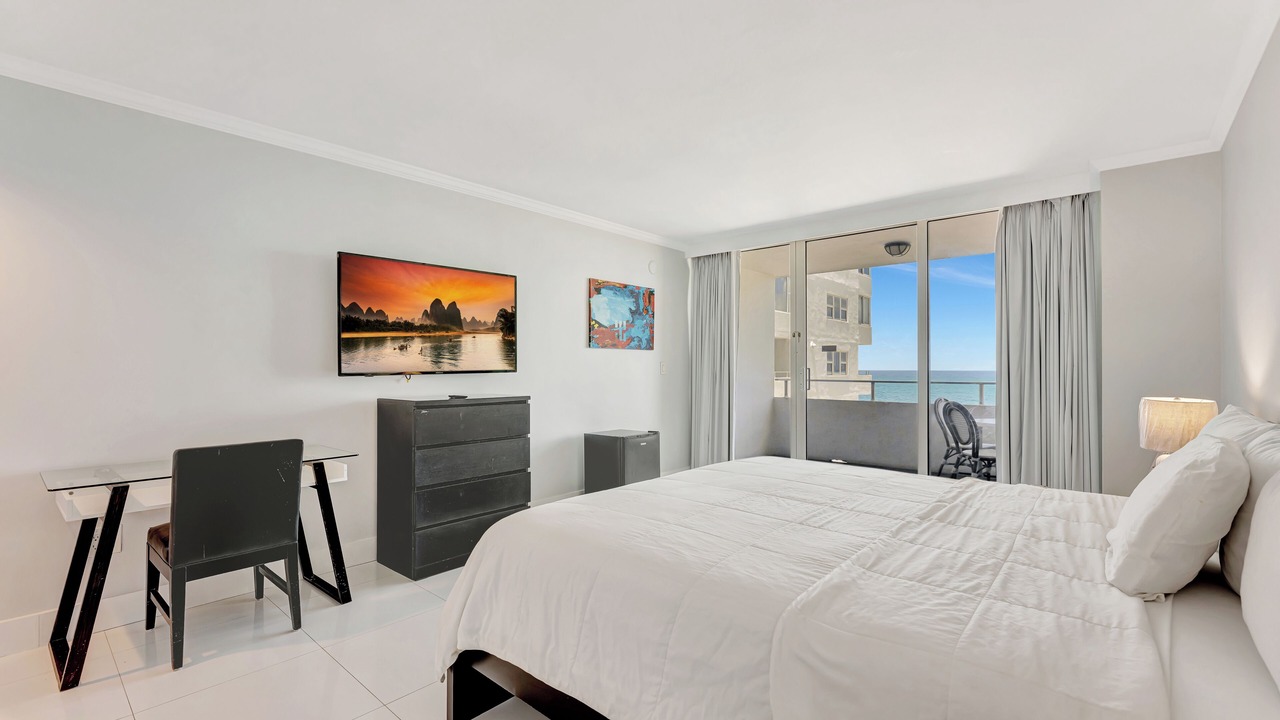 Photo of Bedroom in Galt Mile