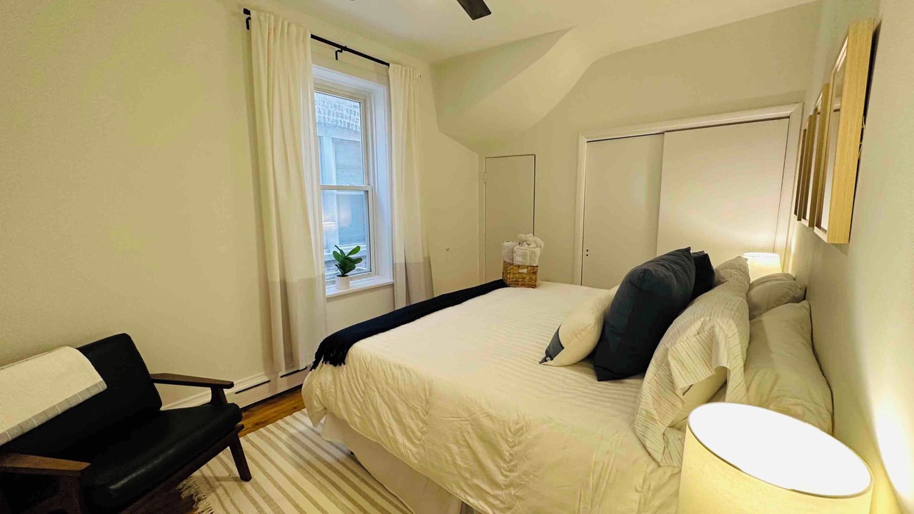 Photo of Bedroom in Ravenswood Manor