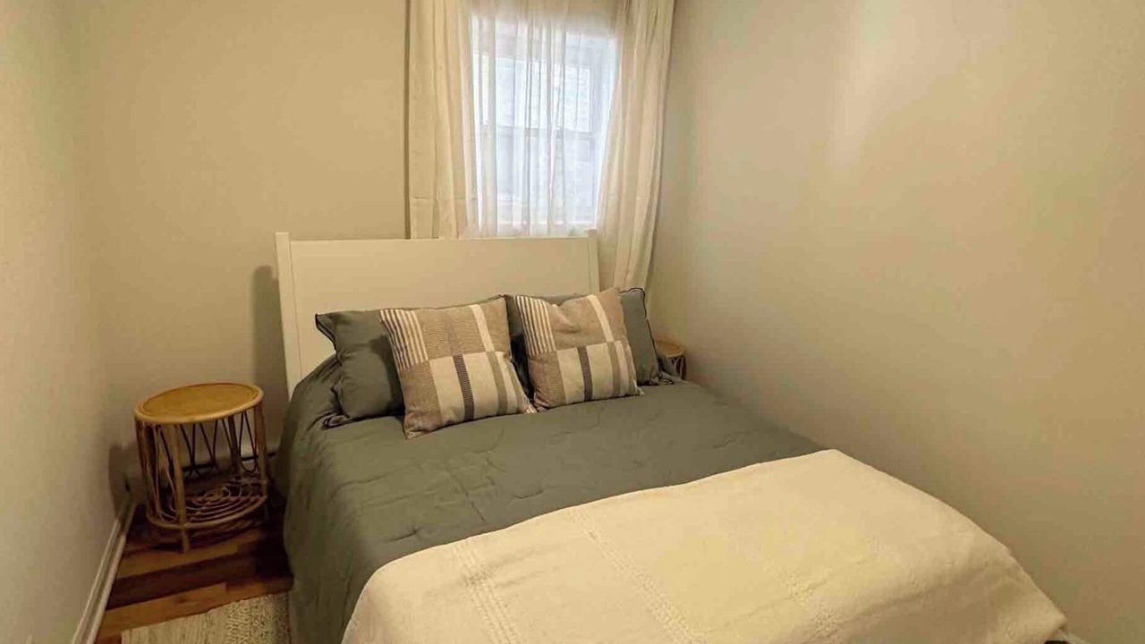 Photo of Bedroom in Ravenswood Manor