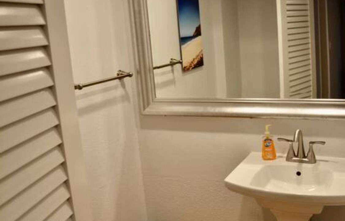 Photo of Bathroom in Warner Center