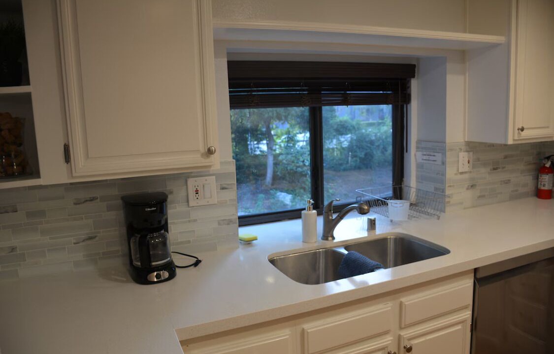 Photo of Kitchen in Warner Center