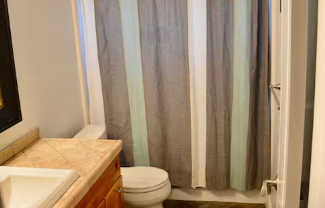 Photo of Bathroom in Warner Center