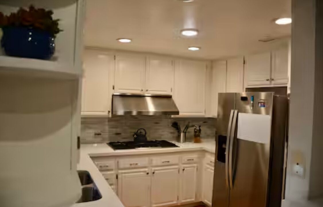 Photo of Kitchen in Warner Center