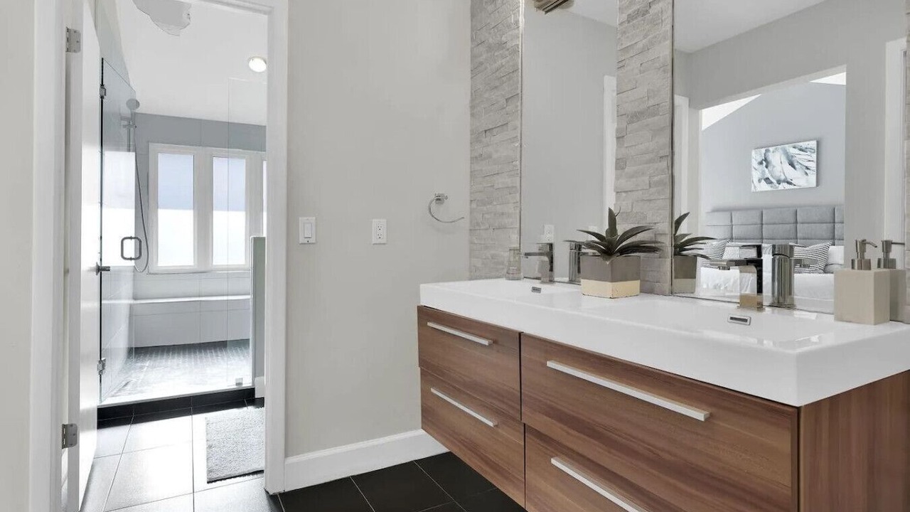 Photo of Bathroom in Palm Valley